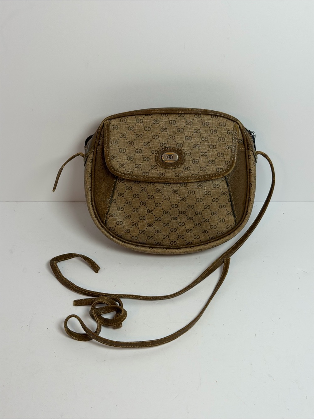 Vintage Gucci Micro GG Supreme shoulder bag PROJECT